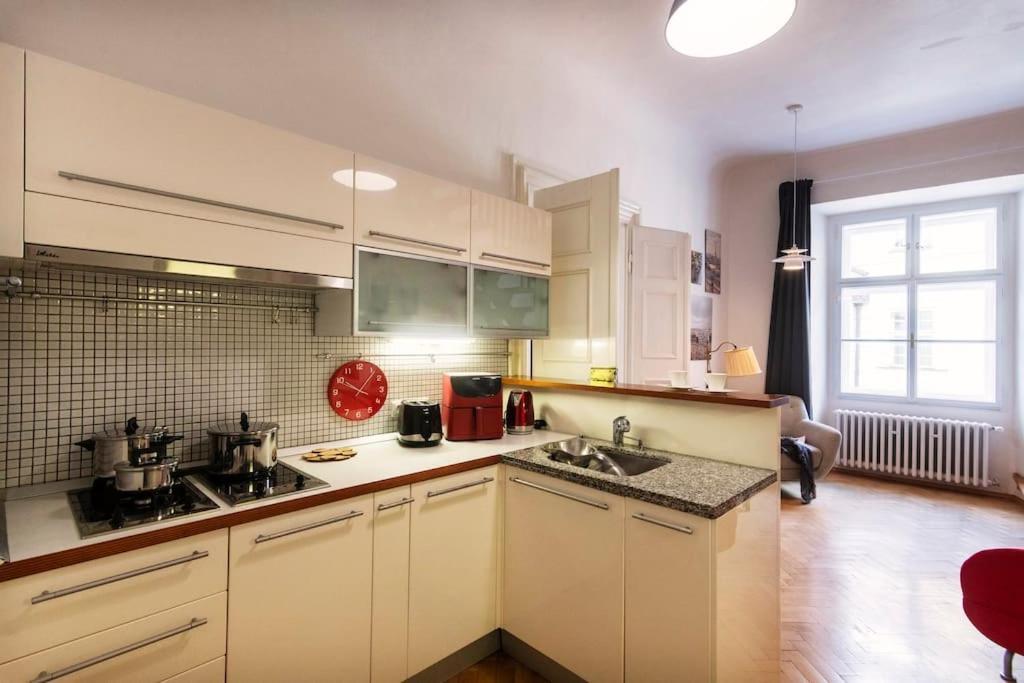 Fairytale Duplex - Billiard - Whirlpool - Cinema - Old Town Apartmán Praha